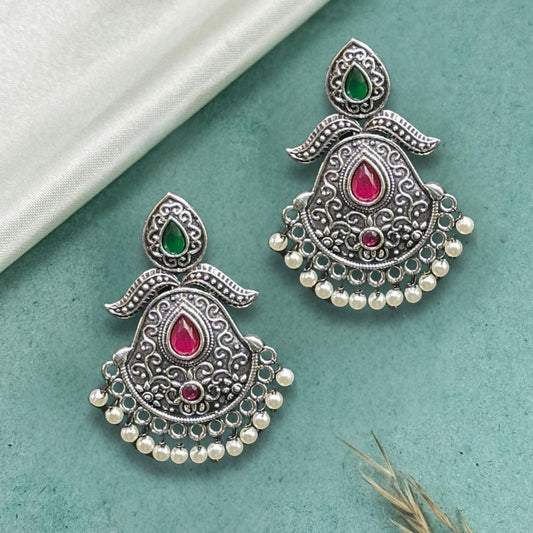 The Celebration Set- 2 pairs of earrings + 1 Necklace